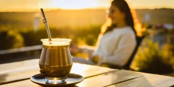 Invitó a un joven a su casa y cuando se fue le dejó un mensaje que se hizo viral