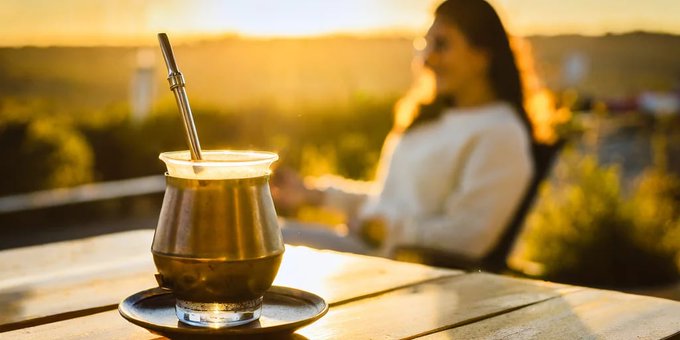 Invitó a un joven a su casa y cuando se fue le dejó un mensaje que se hizo viral