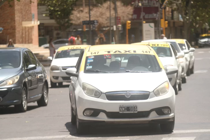 Previo al micro, también aumentan los taxis y no descartan más subas