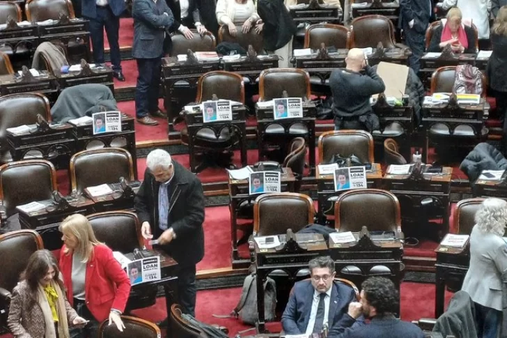 Un diputado cuestionó al kirchnerismo por los carteles que piden la aparición de Loan en las bancas del recinto