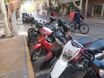 Estacionamientos dignos para motos y bicicletas Estacionamientos dignos para motos y bicicletas