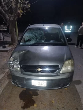 Borracho y sin luz, atropelló a una mujer que caminaba por la banquina y la dejó gravemente herida Borracho y sin luz, atropelló a una mujer que caminaba por la banquina y la dejó gravemente herida