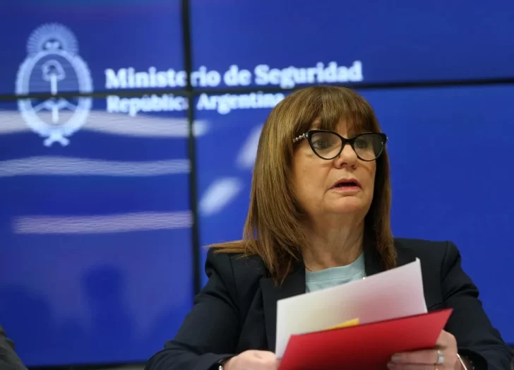 Patricia Bullrich acusó a la oposición por la suba del dólar y el riesgo país