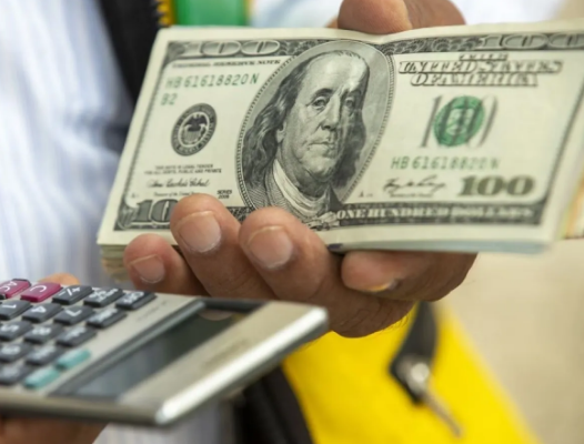 Otro adelanto de Caputo: dijo que el Gobierno bajará el Impuesto PAIS entre agosto y septiembre Otro adelanto de Caputo: dijo que el Gobierno bajará el Impuesto PAIS entre agosto y septiembre