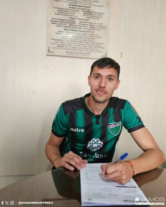 San Martín oficializó la incorporación del delantero Enzo Avaro