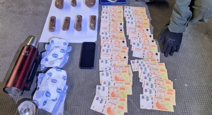 Detienen en Caucete a una mujer que llevaba más de un kilo de cocaína oculta en pañales y en un termo Detienen en Caucete a una mujer que llevaba más de un kilo de cocaína oculta en pañales y en un termo