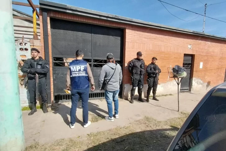 Detuvieron a cuatro tucumanos por robar $200.000 en San Juan, usando un inhibidor de señal