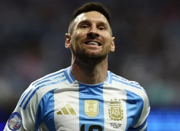 Histórico: el récord que consiguió Messi apenas pisó el campo de juego en el debut de Argentina ante Canadá Histórico: el récord que consiguió Messi apenas pisó el campo de juego en el debut de Argentina ante Canadá