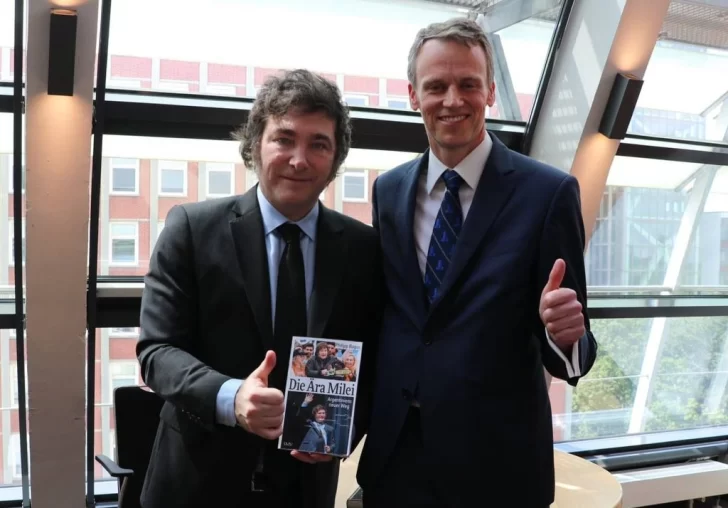 Javier Milei recibió en Hamburgo la “Medalla Hayek” y luego irá a Berlín para mantener una breve reunión con Olaf Scholz