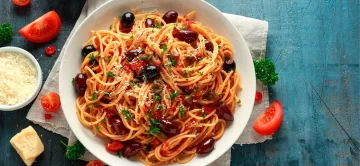 Receta de pasta a la Puttanesca: Un clásico italiano fácil y delicioso