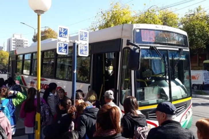 Anuncian una prórroga de inscripción para el boleto escolar y docente