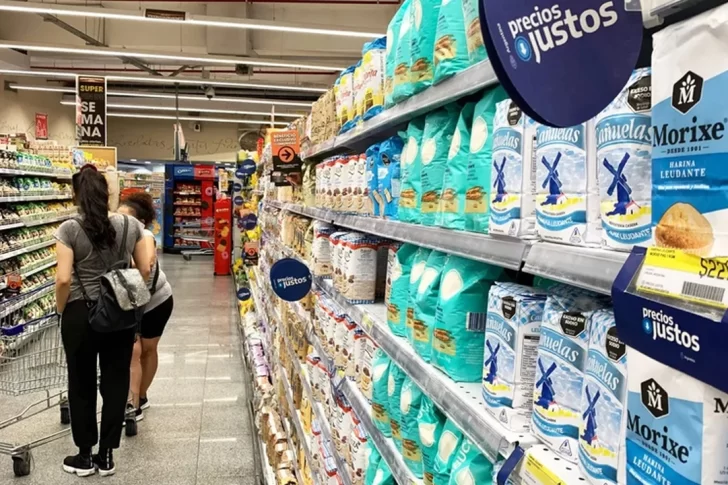 Nueva caída de las ventas minoristas en junio y en el primer semestre retrocedieron 17,2%