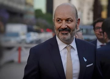 En qué consiste la “ley Hojarasca”, el primer proyecto del flamante ministro Sturzenegger En qué consiste la “ley Hojarasca”, el primer proyecto del flamante ministro Sturzenegger