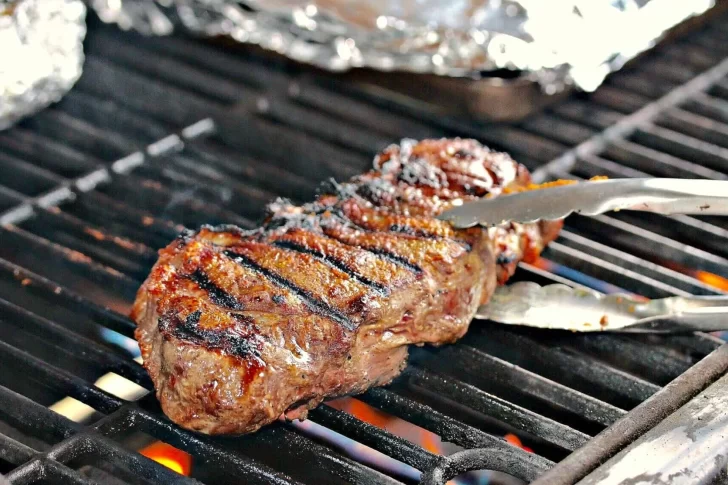 Recetas: cuál es el corte de carne “poco conocido” que es económico y queda muy tierno a la parrilla