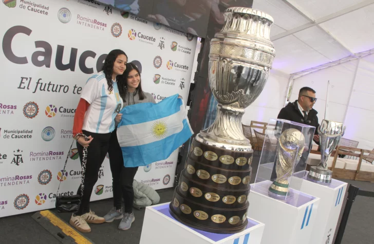 Exhibición de las copas de la Selección Exhibición de las copas de la Selección