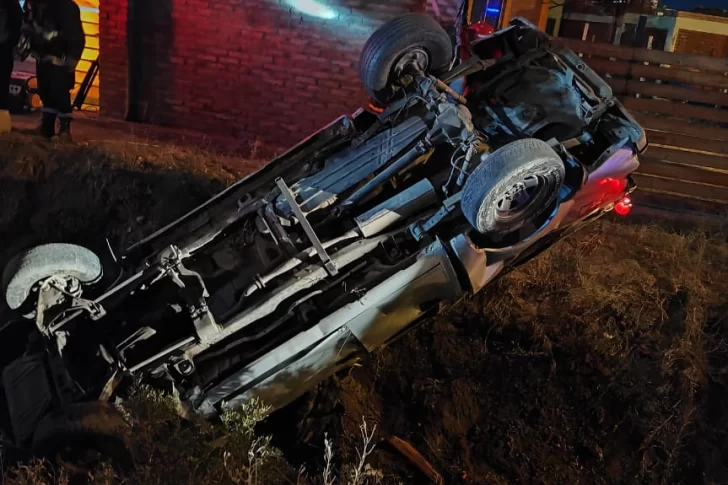 Dos muertos y tres heridos en un vuelco
