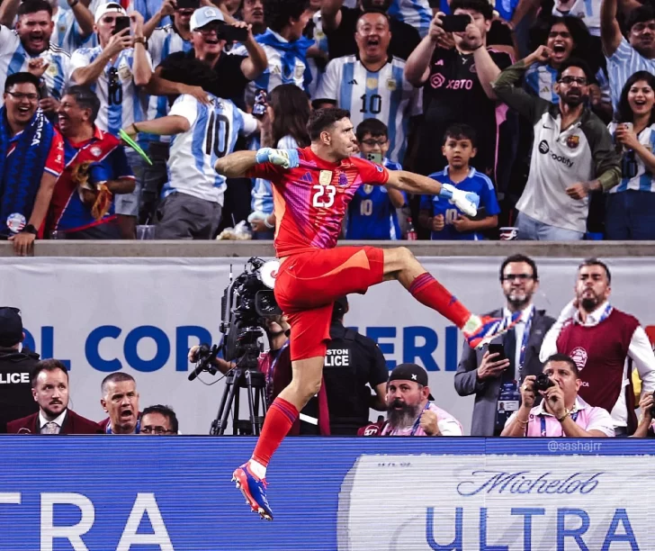 Ecuador empató en el final, Dibu Martínez fue héroe en los penales y Argentina clasificó a semifinales Ecuador empató en el final, Dibu Martínez fue héroe en los penales y Argentina clasificó a semifinales