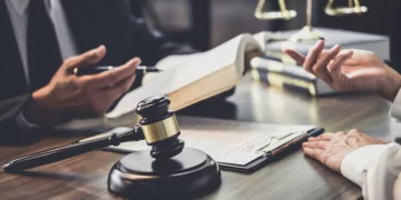 Su padre la abandonó, fue a la Justicia para que “le hable”: el fallo fue terminante Su padre la abandonó, fue a la Justicia para que “le hable”: el fallo fue terminante