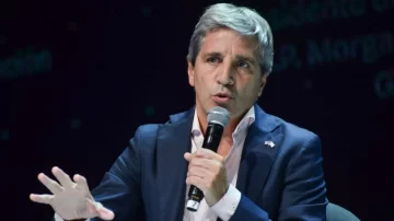 Caputo: “A la inflación le estábamos ganando por puntos y esta es una mano de nocaut” Caputo: “A la inflación le estábamos ganando por puntos y esta es una mano de nocaut”