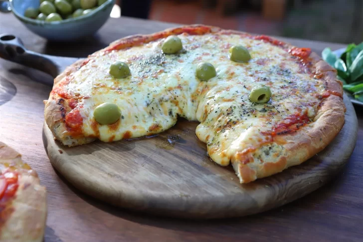 Receta de pizza al molde: ingredientes para hacer la masa y el ABC para prepararla súper rica Receta de pizza al molde: ingredientes para hacer la masa y el ABC para prepararla súper rica