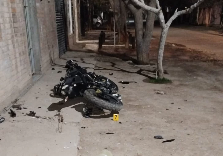 Un joven motociclista falleció en el hospital tras chocar contra un poste Un joven motociclista falleció en el hospital tras chocar contra un poste