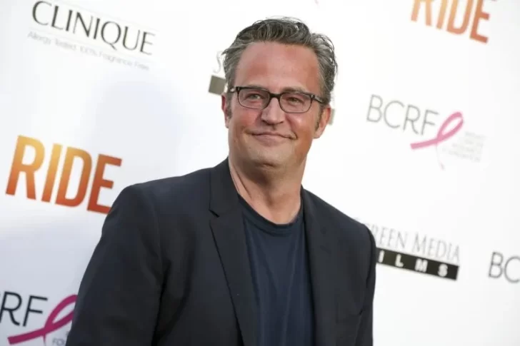 El médico de Matthew Perry se declarará culpable por suministrarle ketamina de forma indebida