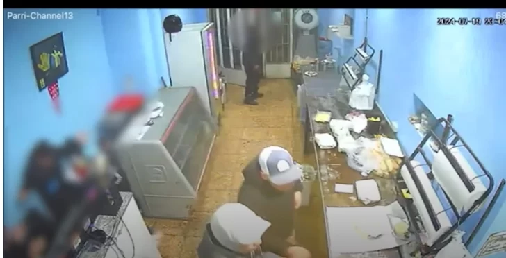Violento robo en un restaurante en Buenos Aires: ocho ladrones armados desvalijaron a 60 comensales Violento robo en un restaurante en Buenos Aires: ocho ladrones armados desvalijaron a 60 comensales
