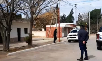 Macabro: un fletero sanjuanino denunció que en una casa en La Rioja había un féretro con el cuerpo de un niño Macabro: un fletero sanjuanino denunció que en una casa en La Rioja había un féretro con el cuerpo de un niño