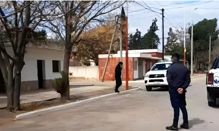 Macabro: un fletero sanjuanino denunció que en una casa en La Rioja había un féretro con el cuerpo de un niño Macabro: un fletero sanjuanino denunció que en una casa en La Rioja había un féretro con el cuerpo de un niño