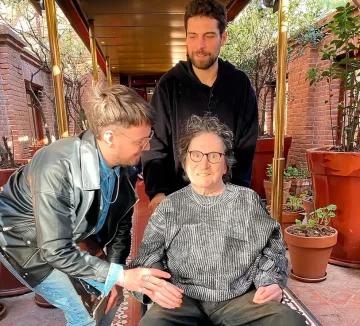 Charly García hizo una sesión de fotos para su próximo disco Charly García hizo una sesión de fotos para su próximo disco