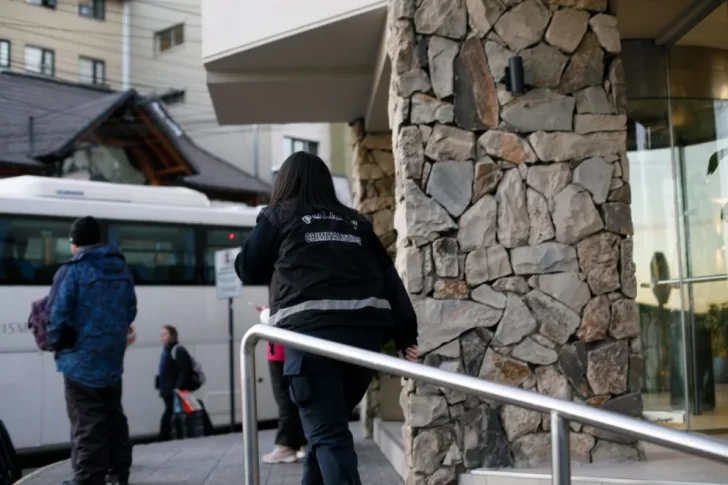 En Bariloche un egresado sufrió una caída desde el sexto piso de un hotel