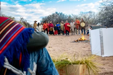 Restos huarpes volvieron a descansar en sus lugares sagrados Restos huarpes volvieron a descansar en sus lugares sagrados