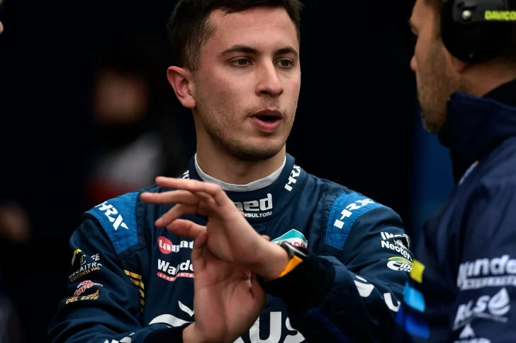 Tobías Martínez sufrió el robo de su indumentaria en un shopping de Buenos Aires Tobías Martínez sufrió el robo de su indumentaria en un shopping de Buenos Aires