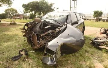 Discutió con su pareja, estrelló el auto, ella murió y él sobrevivió pero se mató arrojándose debajo de un micro Discutió con su pareja, estrelló el auto, ella murió y él sobrevivió pero se mató arrojándose debajo de un micro