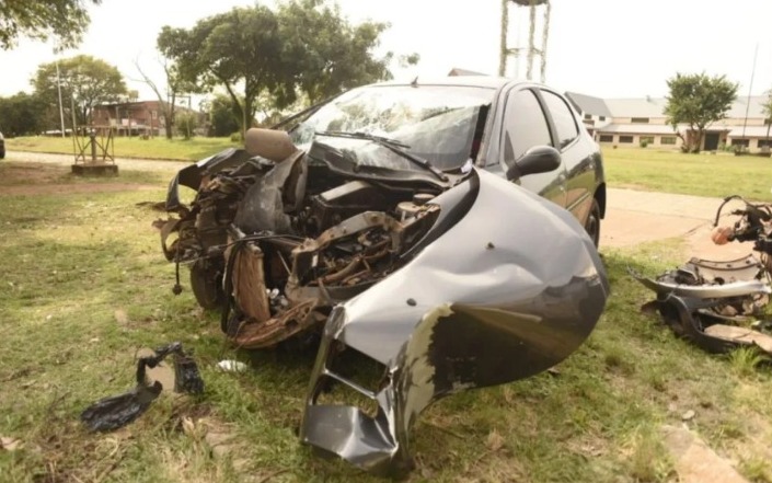 Discutió con su pareja, estrelló el auto, ella murió y él sobrevivió pero se mató arrojándose debajo de un micro Discutió con su pareja, estrelló el auto, ella murió y él sobrevivió pero se mató arrojándose debajo de un micro