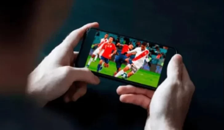 Mirá series, películas y fútbol 100% legal y gratis: las opciones que reemplazan a Magis TV, la app que está fuera d ela ley