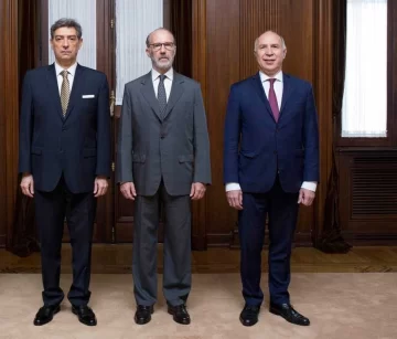 Los cortistas Rosatti, Rosenkrantz y Lorenzetti confirmaron su presencia en San Juan para un encuentro de jueces de todo el país Los cortistas Rosatti, Rosenkrantz y Lorenzetti confirmaron su presencia en San Juan para un encuentro de jueces de todo el país