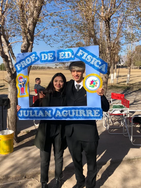 Del drama a la alegría: se recibió el joven que 9 meses atrás casi pierde la vida cuando una pesa de 100 kg le destruyó la tráquea Del drama a la alegría: se recibió el joven que 9 meses atrás casi pierde la vida cuando una pesa de 100 kg le destruyó la tráquea