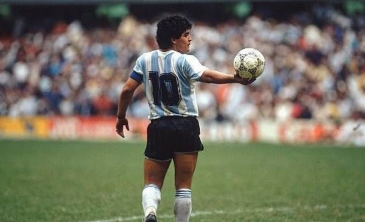 Fuerte repudio por la chicana de Manuel Adorni sobre Diego Maradona por el Día del Zurdo Fuerte repudio por la chicana de Manuel Adorni sobre Diego Maradona por el Día del Zurdo