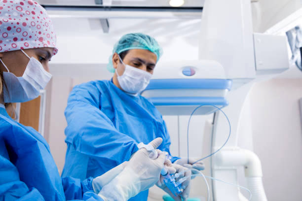 Los cardiólogos intervencionistas suspenden la colocación de stents y las angioplastías programadas Los cardiólogos intervencionistas suspenden la colocación de stents y las angioplastías programadas