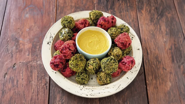 Receta saludable: Albóndigas de mijo veganas multicolor Receta saludable: Albóndigas de mijo veganas multicolor