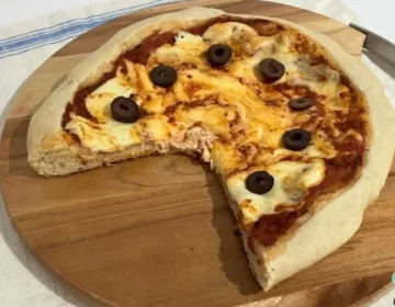 Receta de pizza al molde: cómo preparar un clásico que gusta a todos