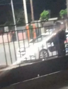 Vecinos denuncian “abuso de autoridad” y un comisario les retrucó: dijo que utilizaron a niños como “escudos” para evitar una detención Vecinos denuncian “abuso de autoridad” y un comisario les retrucó: dijo que utilizaron a niños como “escudos” para evitar una detención