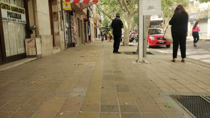 El avance del viento: las ráfagas de Zonda empiezan a disminuir tras superar los 80 km/h