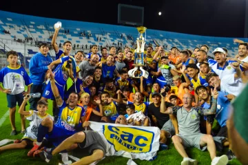 A menos de un mes del inicio del Regional Amateur hay 11 clubes confirmados y cuatro que pidieron licencia A menos de un mes del inicio del Regional Amateur hay 11 clubes confirmados y cuatro que pidieron licencia