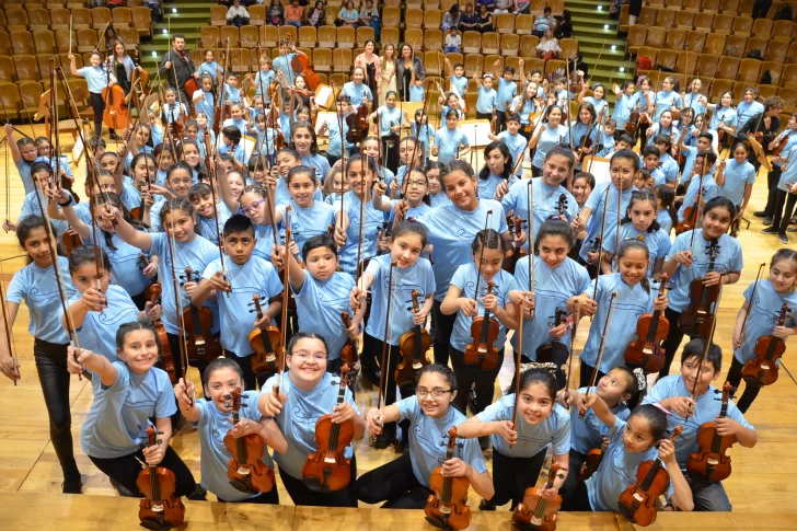 Guitarras del Mundo reconocerá el aporte de la Orquesta Escuela