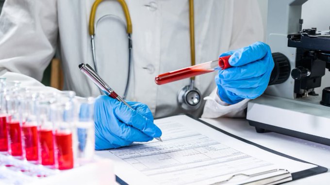 Condenaron a un hombre a tres años de prisión por contagiarle VIH a su pareja Condenaron a un hombre a tres años de prisión por contagiarle VIH a su pareja