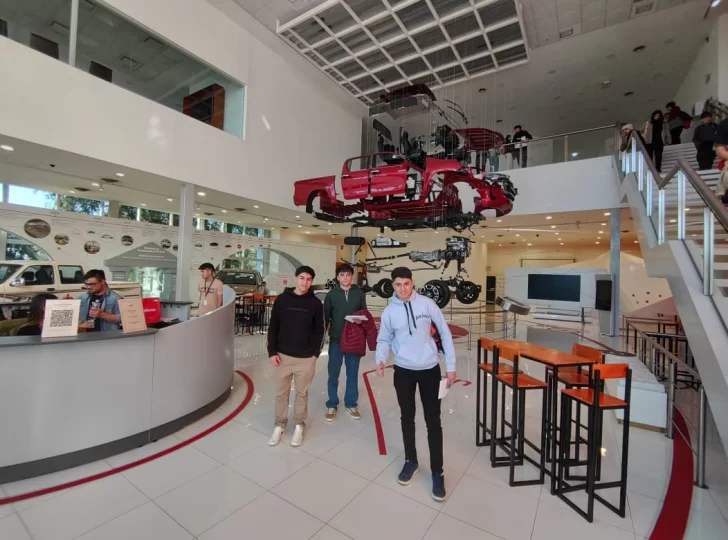 Señor González impulsa la educación técnica automotriz enviando alumnos a Buenos Aires para fortalecer sus estudios Señor González impulsa la educación técnica automotriz enviando alumnos a Buenos Aires para fortalecer sus estudios