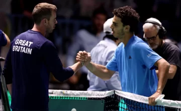 Argentina venció 2-1 a Gran Bretaña y se mantiene firma en la Copa Davis Argentina venció 2-1 a Gran Bretaña y se mantiene firma en la Copa Davis