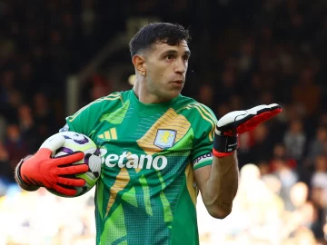 El Dibu Martínez le atajó un penal al brasileño Andreas Pereiras y tuvo un particular festejo El Dibu Martínez le atajó un penal al brasileño Andreas Pereiras y tuvo un particular festejo